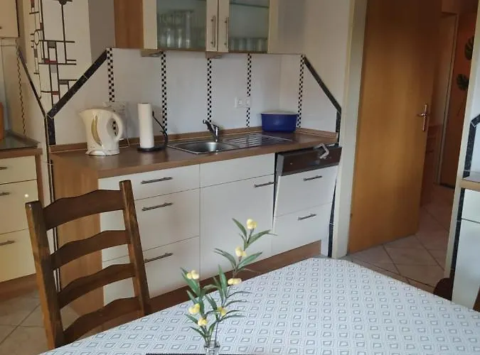 Ferienwohnung- Haus Anna Appartamento *